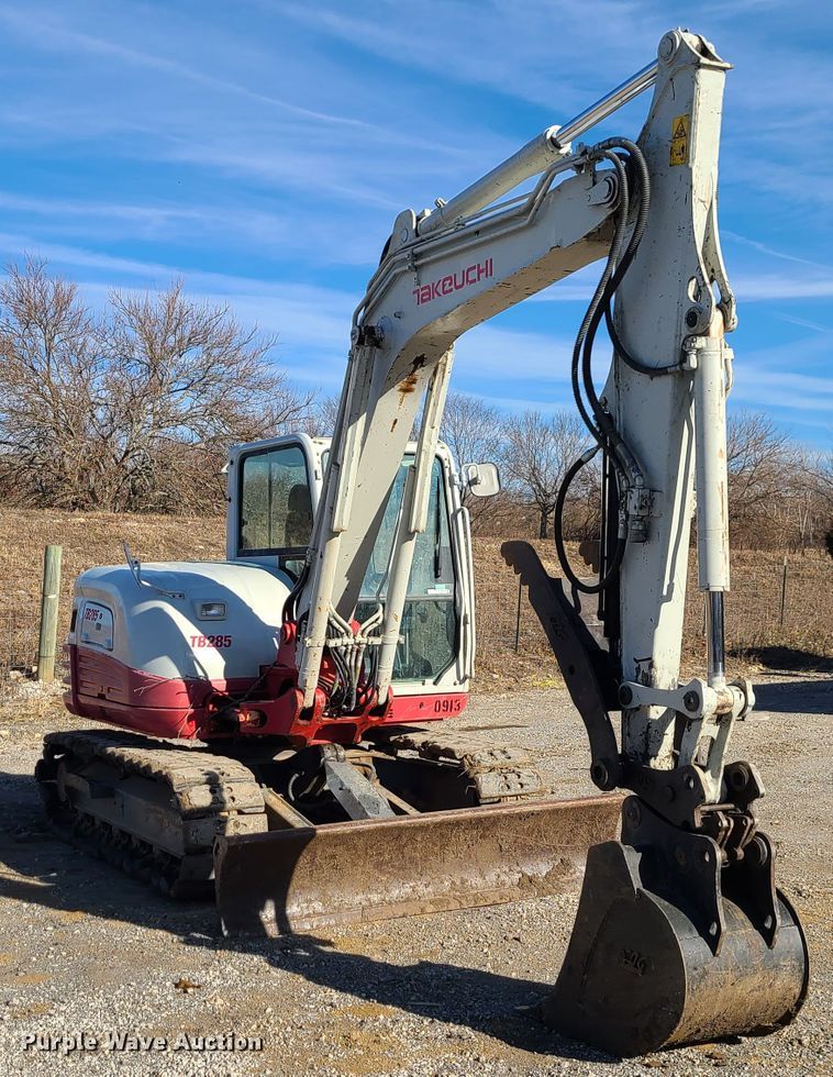 image for item GB9134 Takeuchi TB285  mini excavator