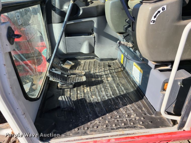 image for item GB9134 Takeuchi TB285  mini excavator