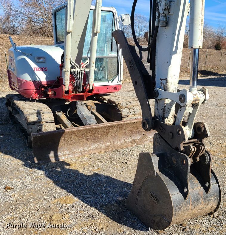 image for item GB9134 Takeuchi TB285  mini excavator