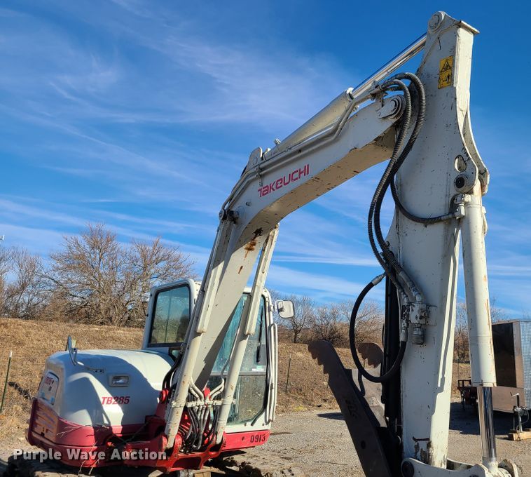 image for item GB9134 Takeuchi TB285  mini excavator