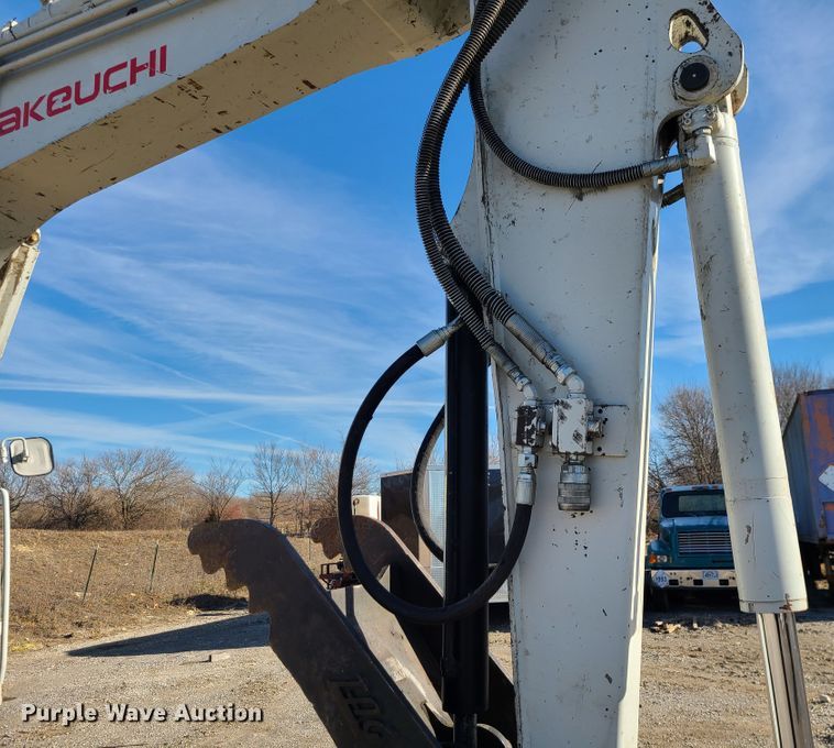 image for item GB9134 Takeuchi TB285  mini excavator