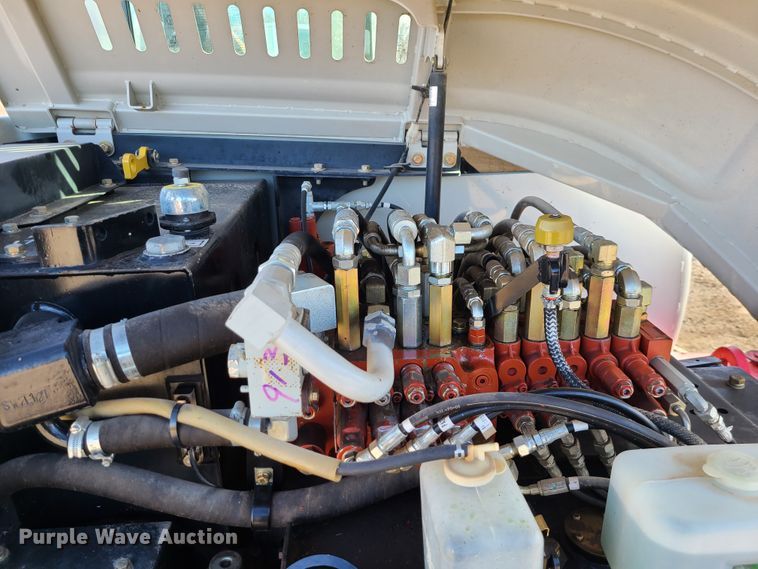 image for item GB9134 Takeuchi TB285  mini excavator