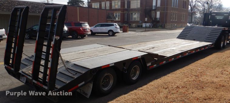 image for item GH9200 2016 Talbert TDW-35-FG-T1-DVTL  drop deck equipment trailer