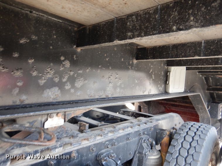 image for item GH9200 2016 Talbert TDW-35-FG-T1-DVTL  drop deck equipment trailer