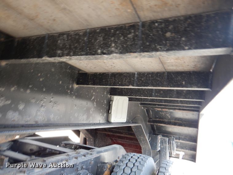 image for item GH9200 2016 Talbert TDW-35-FG-T1-DVTL  drop deck equipment trailer