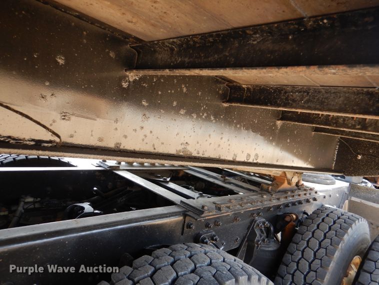 image for item GH9200 2016 Talbert TDW-35-FG-T1-DVTL  drop deck equipment trailer