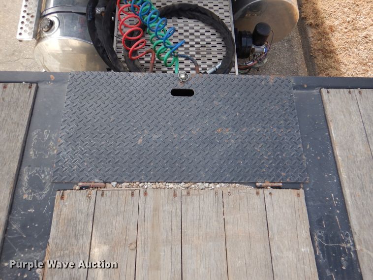 image for item GH9200 2016 Talbert TDW-35-FG-T1-DVTL  drop deck equipment trailer