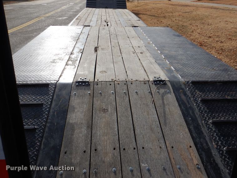 image for item GH9200 2016 Talbert TDW-35-FG-T1-DVTL  drop deck equipment trailer