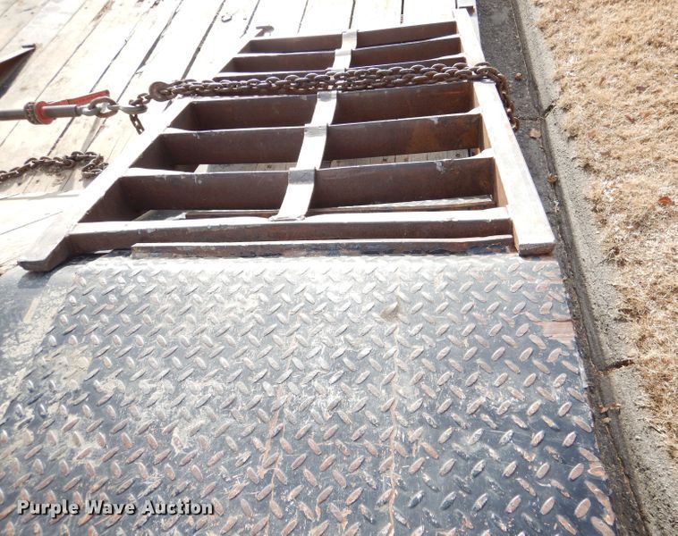 image for item GH9200 2016 Talbert TDW-35-FG-T1-DVTL  drop deck equipment trailer