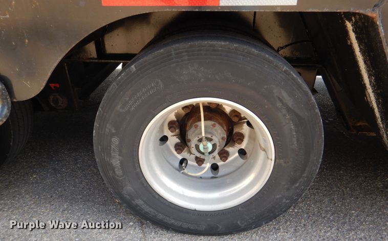 image for item GH9200 2016 Talbert TDW-35-FG-T1-DVTL  drop deck equipment trailer