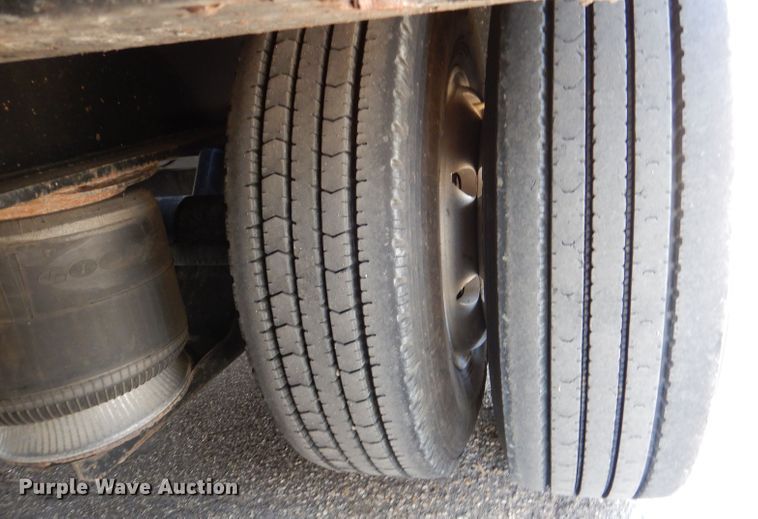 image for item GH9200 2016 Talbert TDW-35-FG-T1-DVTL  drop deck equipment trailer