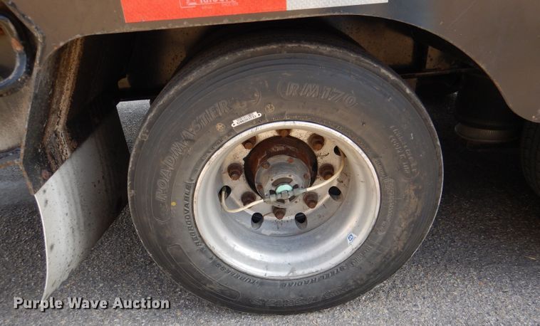 image for item GH9200 2016 Talbert TDW-35-FG-T1-DVTL  drop deck equipment trailer