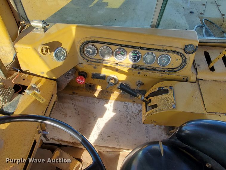 image for item GK9982 1980 Caterpillar 613B  elevating scraper