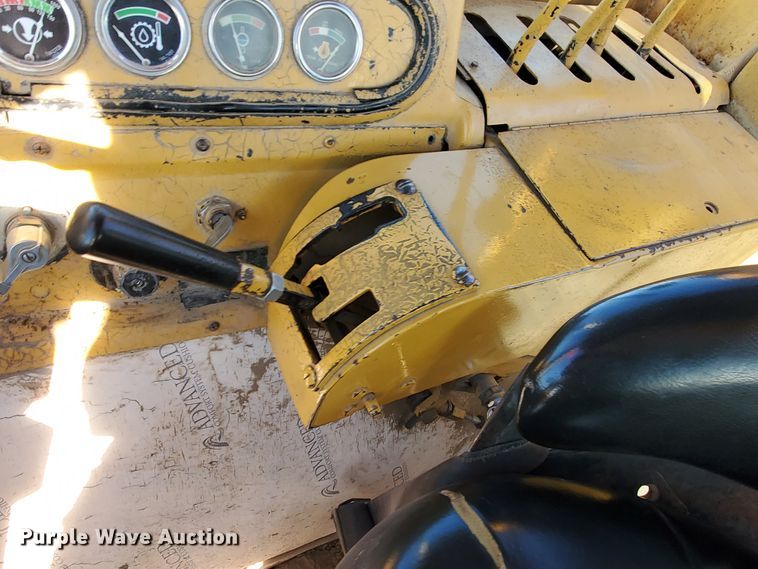 image for item GK9982 1980 Caterpillar 613B  elevating scraper