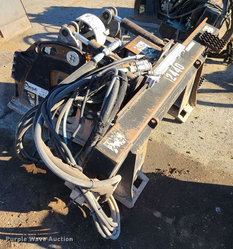 image for item GO9259 Caterpillar PC205 18"W skid steer cold planer