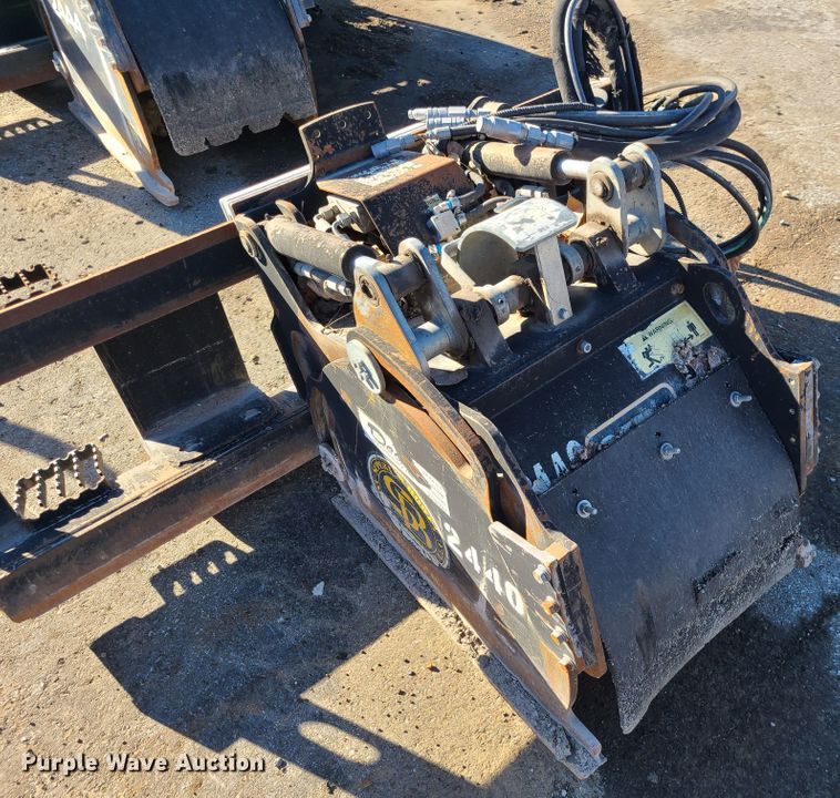 image for item GO9259 Caterpillar PC205 18"W skid steer cold planer