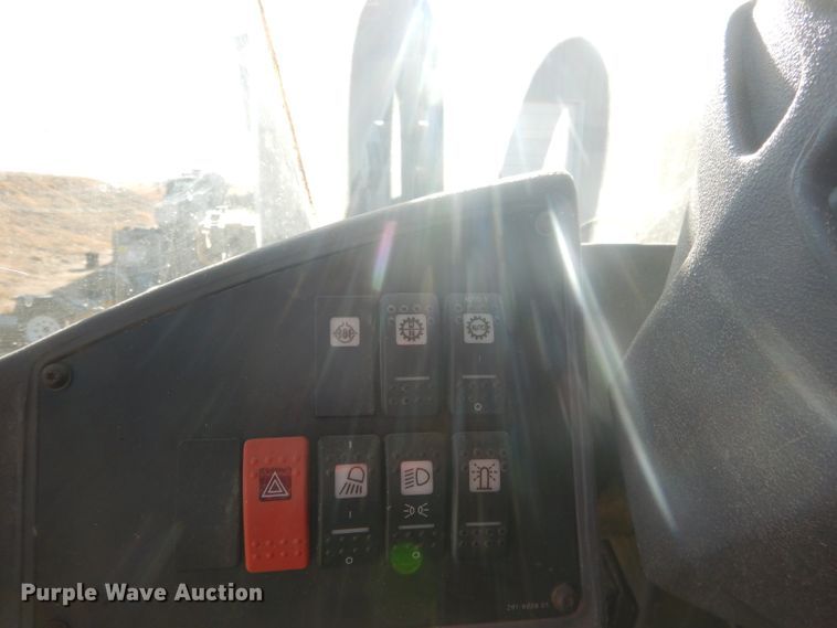 image for item HU9338 2011 Caterpillar 930H  high lift wheel loader