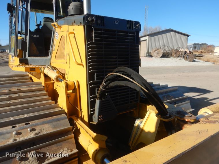 image for item HU9359 2012 John Deere 750J  dozer