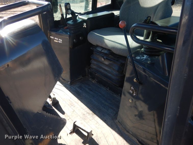 image for item HU9359 2012 John Deere 750J  dozer