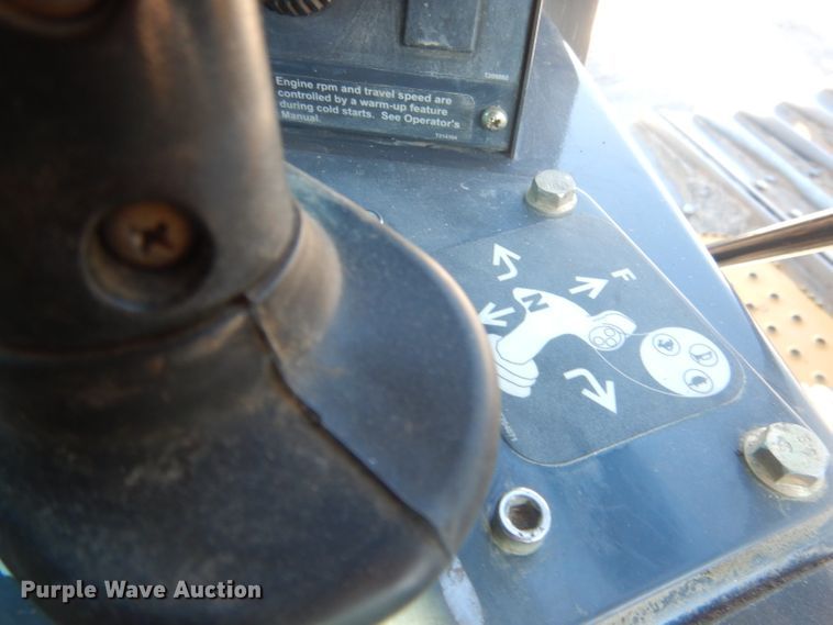 image for item HU9359 2012 John Deere 750J  dozer