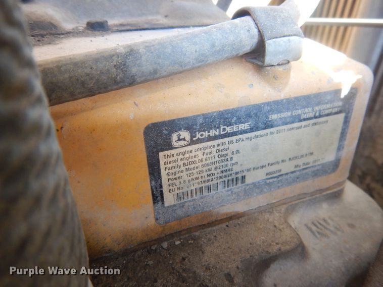 image for item HU9359 2012 John Deere 750J  dozer