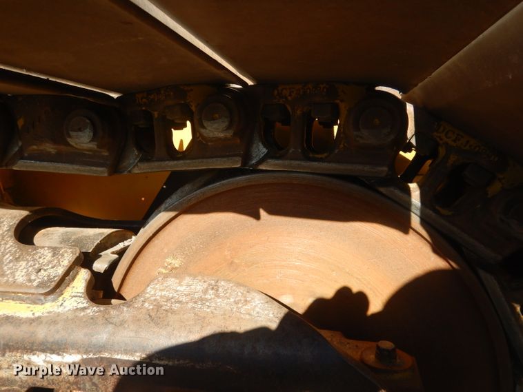 image for item HU9359 2012 John Deere 750J  dozer