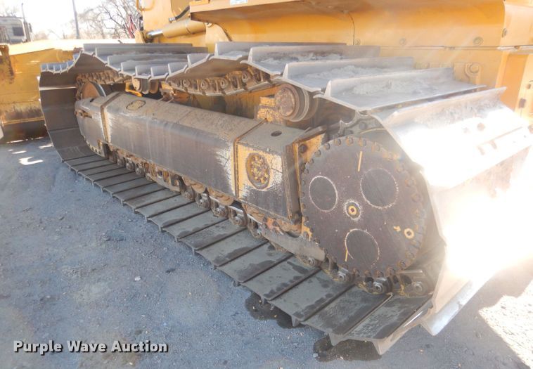 image for item HU9359 2012 John Deere 750J  dozer