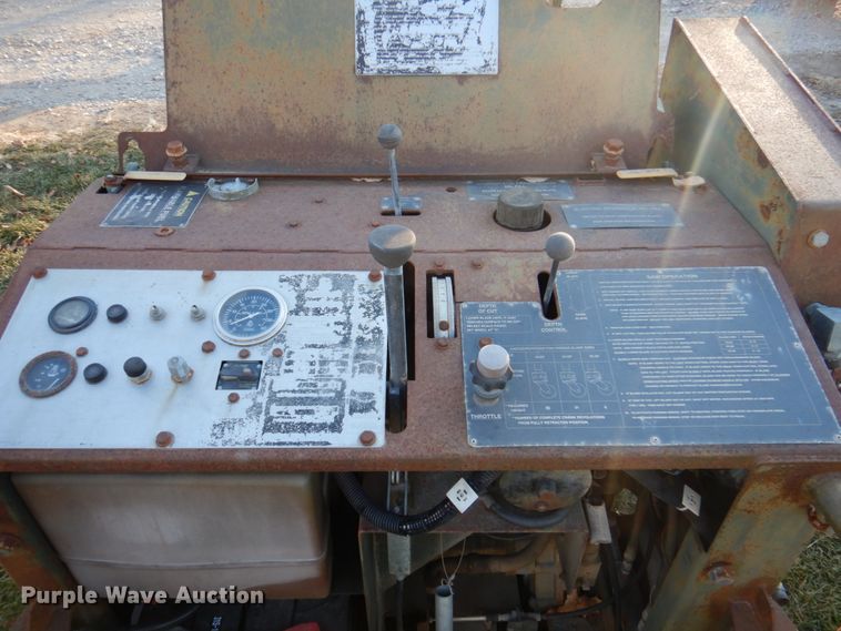 image for item IB9510 1994 Miller Spreader RRR70D  concrete saw