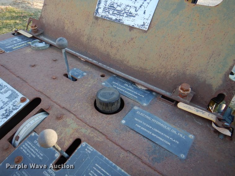 image for item IB9510 1994 Miller Spreader RRR70D  concrete saw