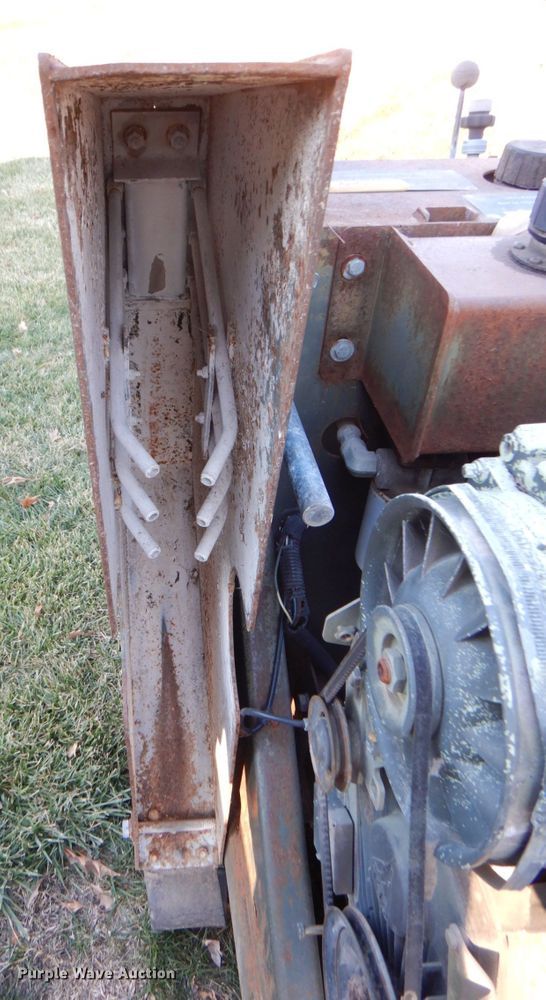 image for item IB9510 1994 Miller Spreader RRR70D  concrete saw