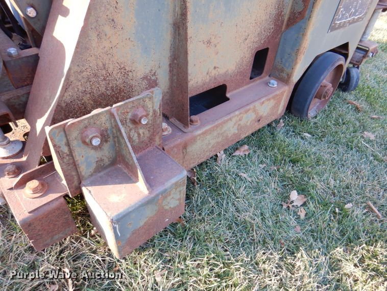 image for item IB9510 1994 Miller Spreader RRR70D  concrete saw