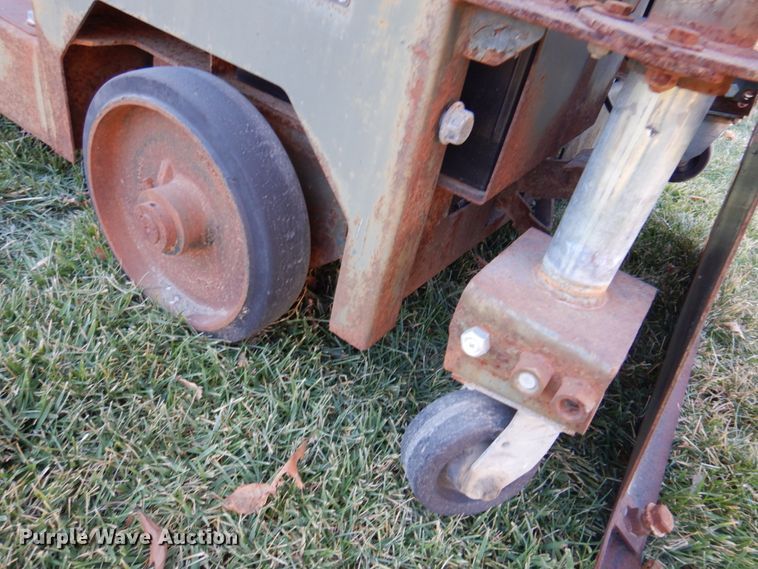 image for item IB9510 1994 Miller Spreader RRR70D  concrete saw