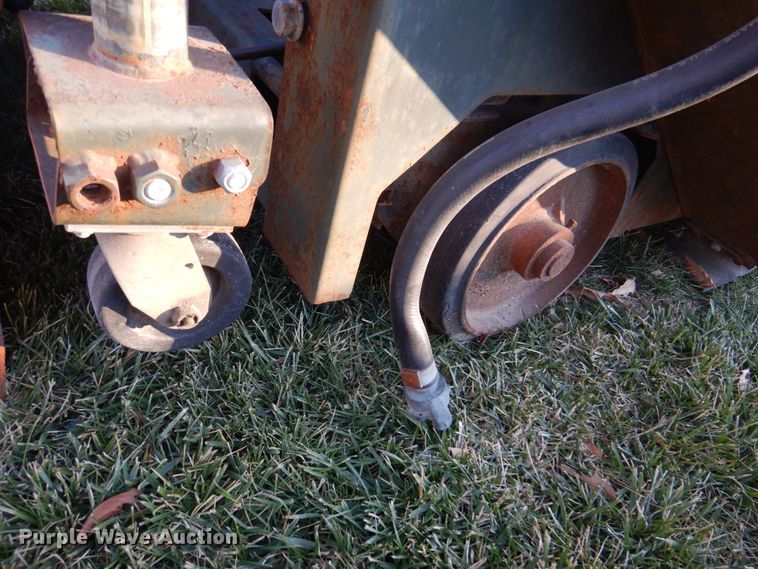 image for item IB9510 1994 Miller Spreader RRR70D  concrete saw