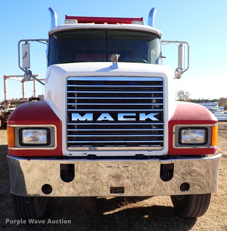 image for item IC9725 2007 Mack CH613  dump truck