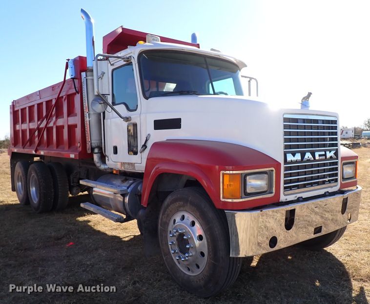 image for item IC9725 2007 Mack CH613  dump truck
