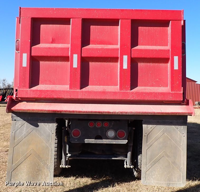 image for item IC9725 2007 Mack CH613  dump truck