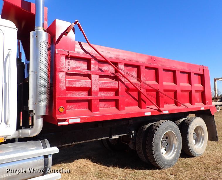 image for item IC9725 2007 Mack CH613  dump truck