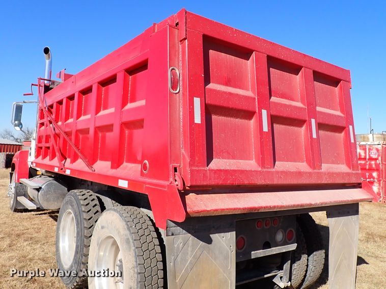 image for item IC9725 2007 Mack CH613  dump truck