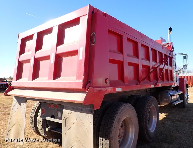image for item IC9725 2007 Mack CH613  dump truck