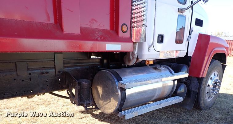 image for item IC9725 2007 Mack CH613  dump truck