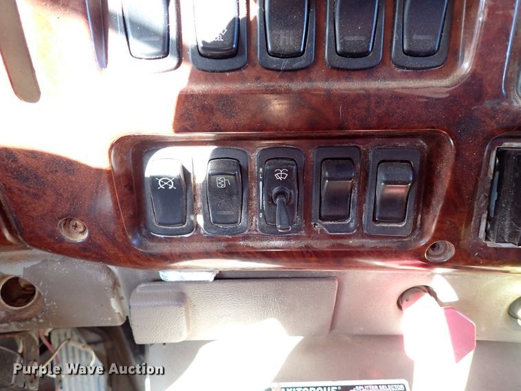 image for item IC9725 2007 Mack CH613  dump truck