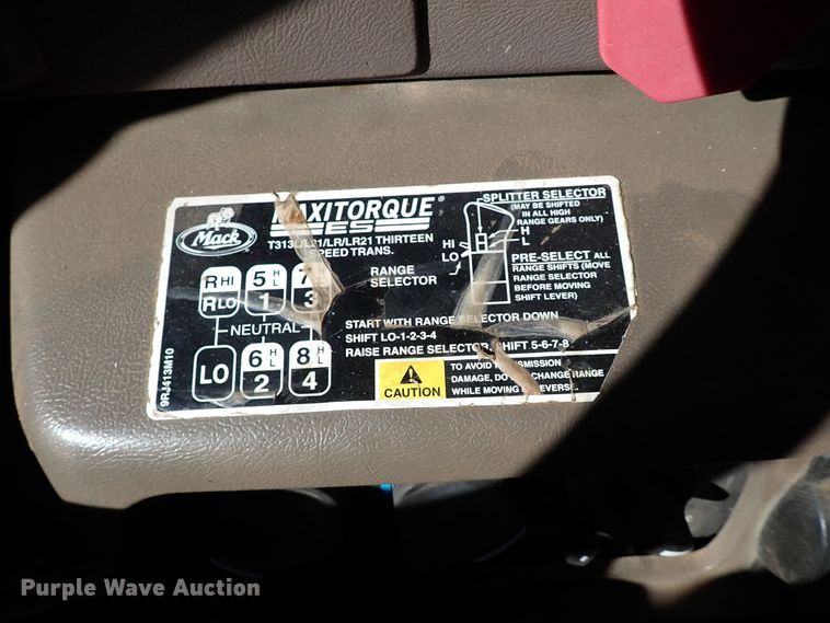 image for item IC9725 2007 Mack CH613  dump truck