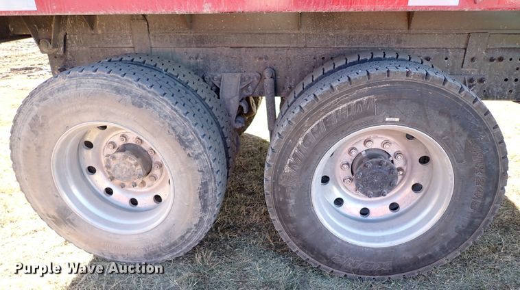 image for item IC9725 2007 Mack CH613  dump truck