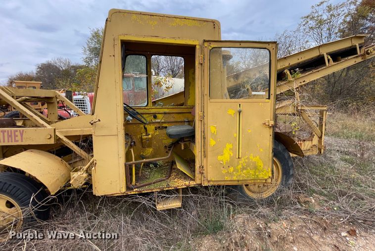 image for item ID9547 Atheys  windrow elevator