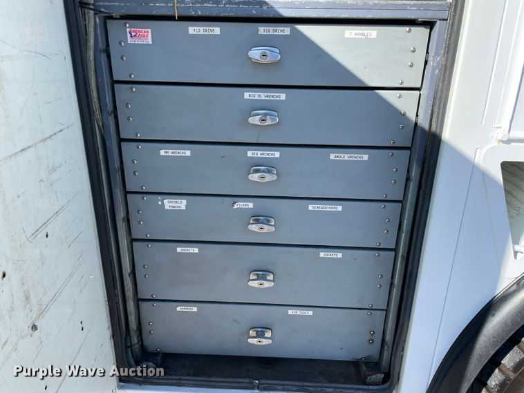 image for item ID9558 2009 International 4300  utility / service truck