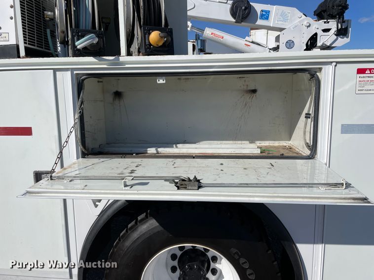 image for item ID9558 2009 International 4300  utility / service truck