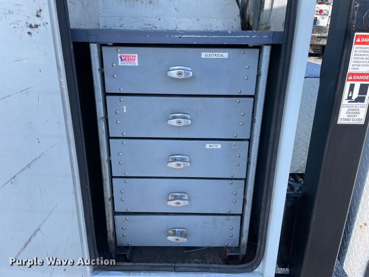 image for item ID9558 2009 International 4300  utility / service truck