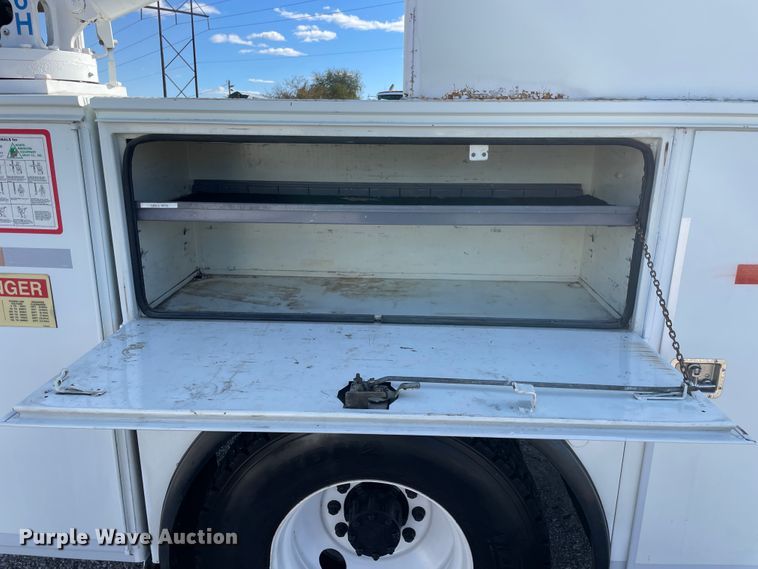 image for item ID9558 2009 International 4300  utility / service truck