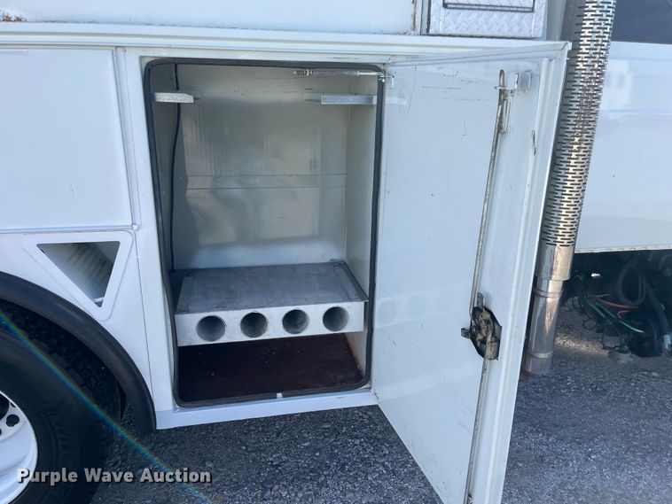 image for item ID9558 2009 International 4300  utility / service truck