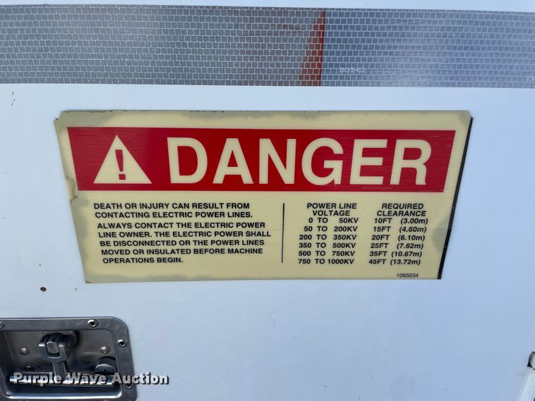 image for item ID9558 2009 International 4300  utility / service truck